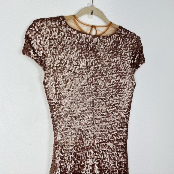 Dress the population Women's Michelle Cap Sleeve Sequin Long Gown size S - Picture 6 of 9